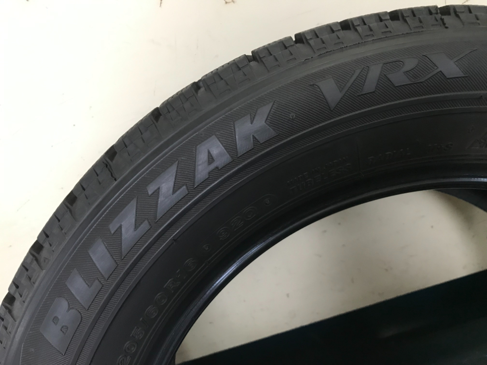 完売)中古極上品 17年製 205/60R16 92Q ブリヂストン VRX 9.5分山 バリ